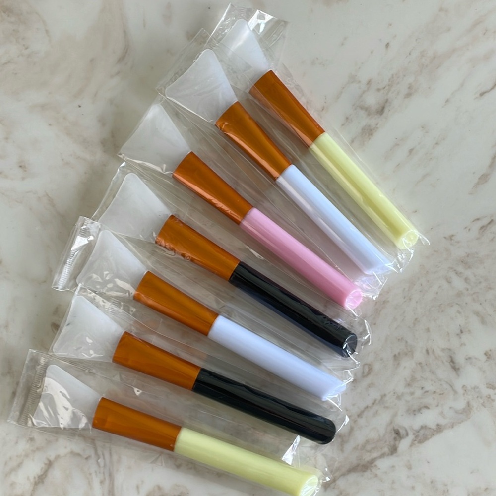 7 - Silicone mask, applicator tool